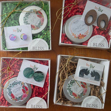 Load image into Gallery viewer, Earring Studs & Hand Crème gift box (assorted)