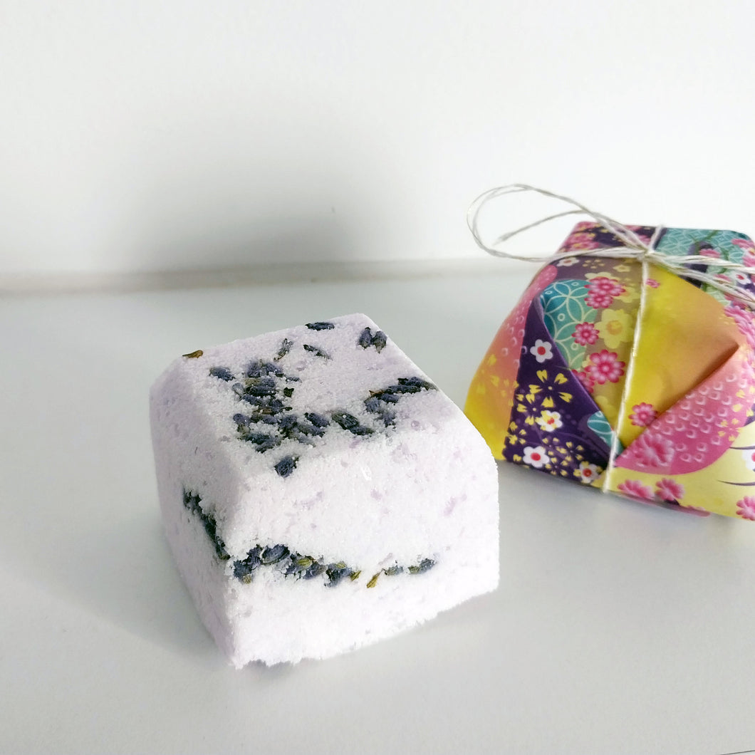 Lavender Garden Bath bomb